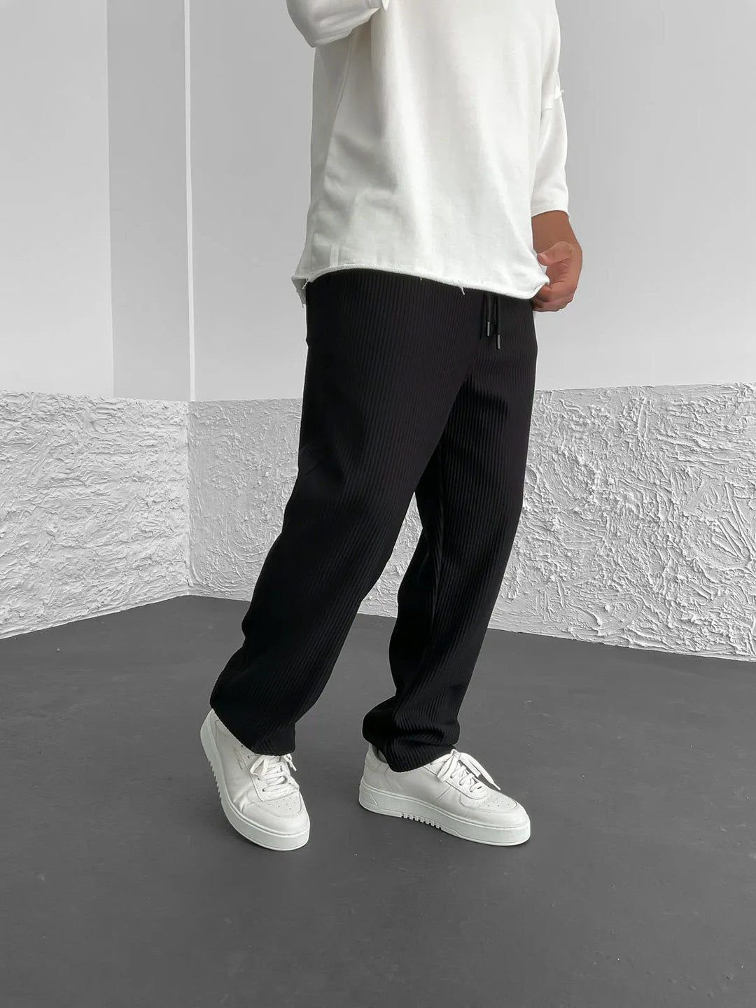 Bernd Freizeithose in Schwarz, Seitenansicht
