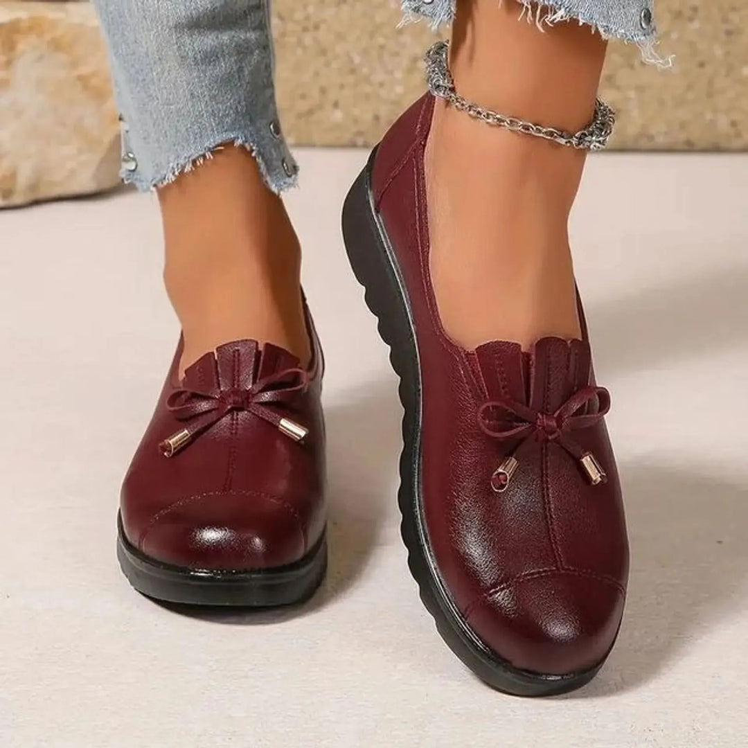 Elsbeth Loafers in Rot mit Schleife