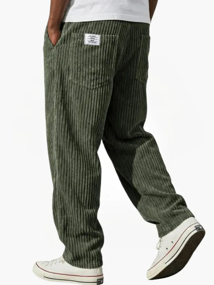 Wilhelm Cordhose in Grün