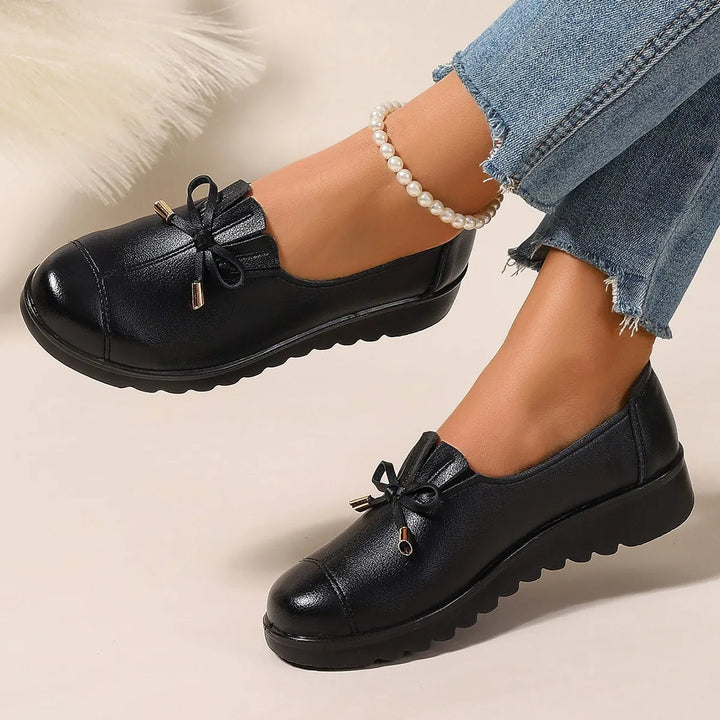 Elsbeth Loafers in Schwarz getragen