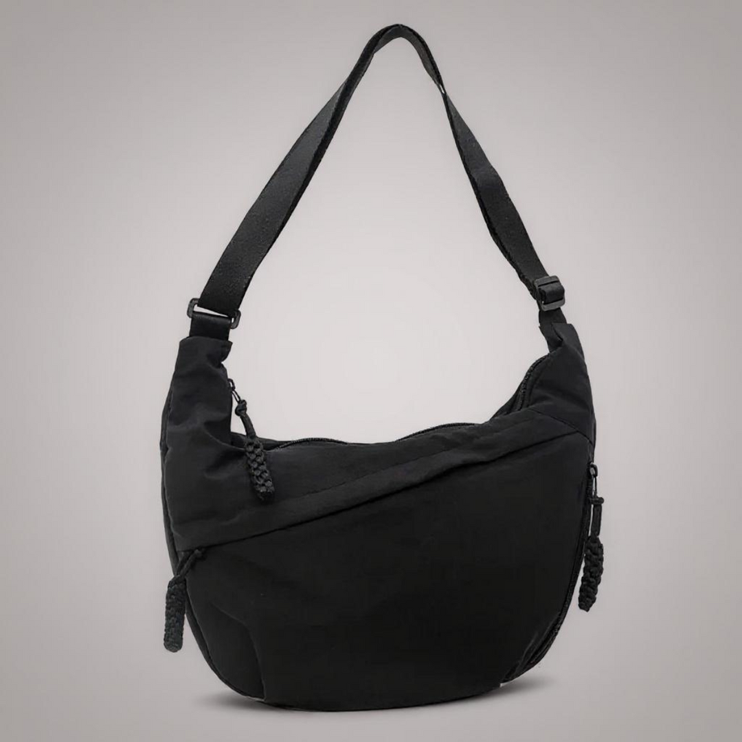 Judith Schultertasche in Schwarz