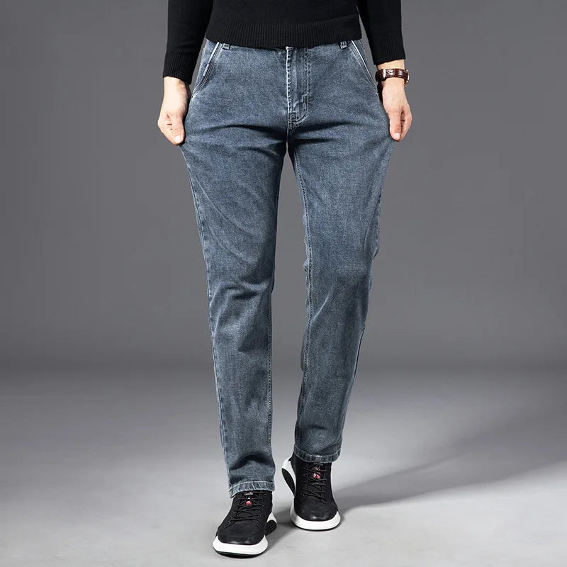 Gerhard Jeans in Blaugrau, Vorderansicht