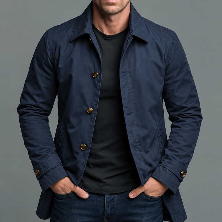 Peter Trenchcoat in Marineblau, Detailansicht