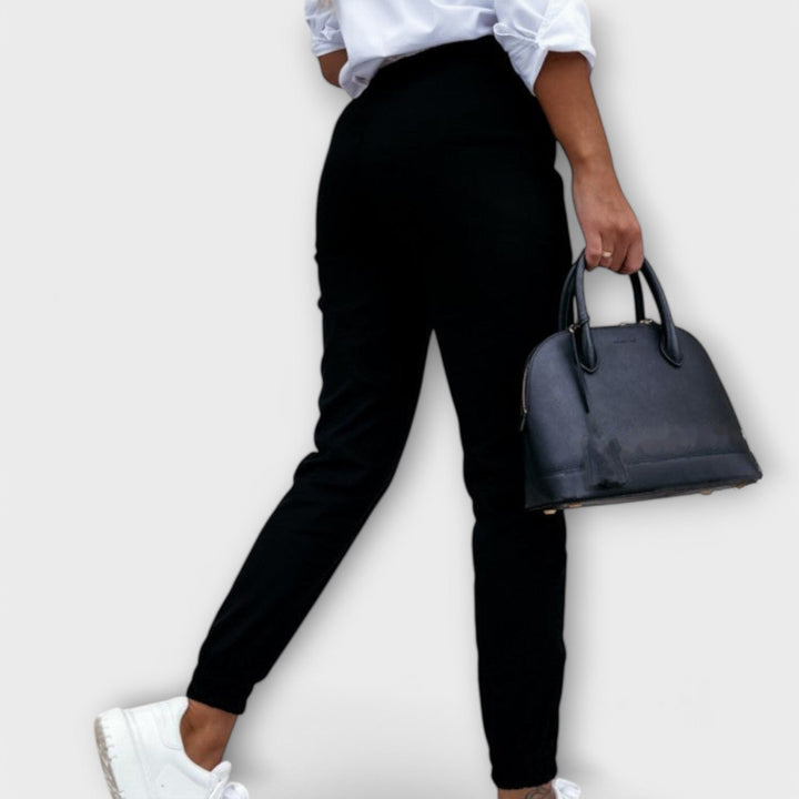 Hanna Stretch-Hose in Schwarz, Seitenansicht