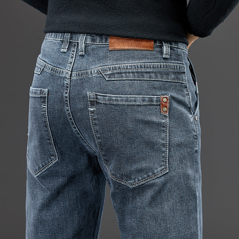 Gerhard Jeans in Blaugrau, Rückansicht mit Gesässtasche