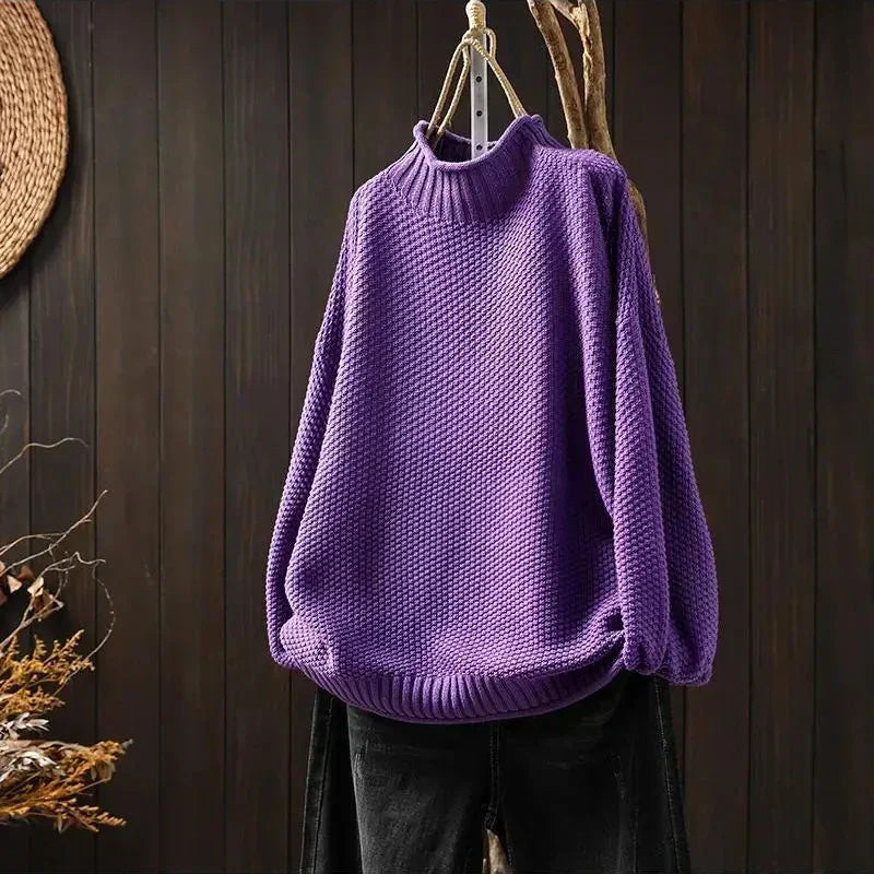 Elisabeth Strickpullover in Lila auf dem Bügel
