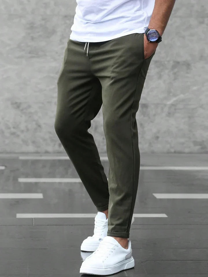 Ruedi Premium Stretch-Hose in Grün, Vorderansicht