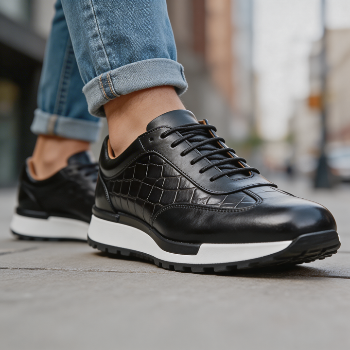 Hermann Sneakers in Klassischem Schwarz, Seitenansicht