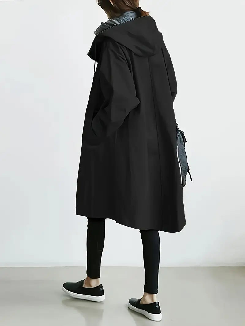 Katharina Oversized Trenchcoat in Schwarz, Seitenansicht von hinten