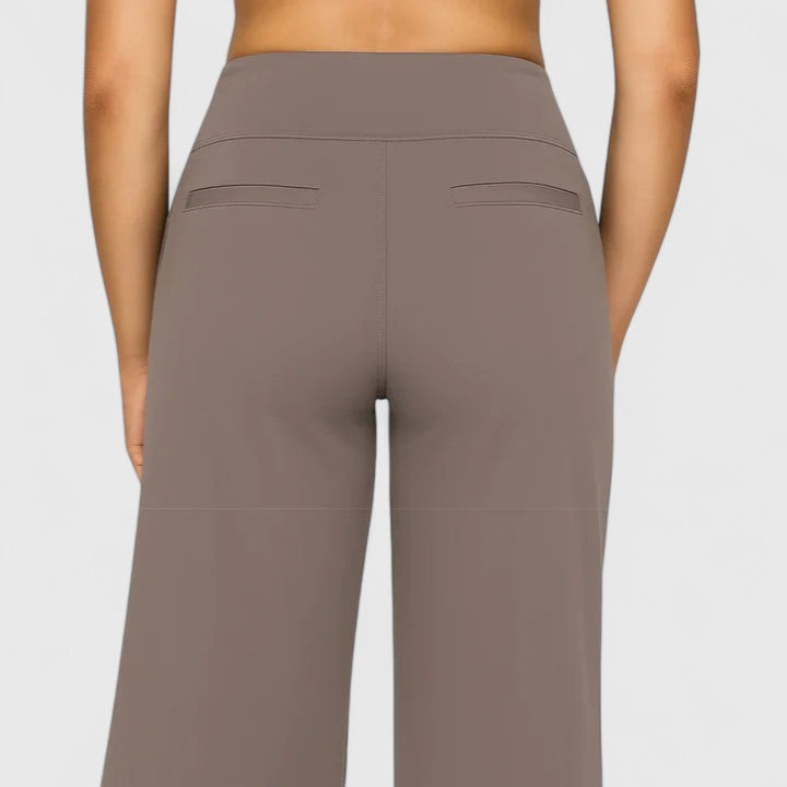 Marlies Elegante Hose, Rückansicht mit Gesässtaschen