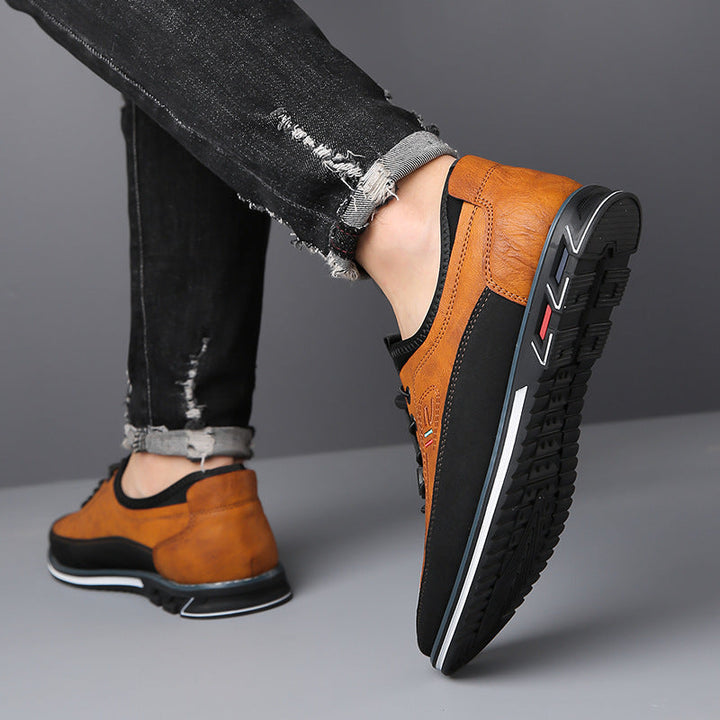 Dieter - Lässige Schuhe getragen, Rückansicht