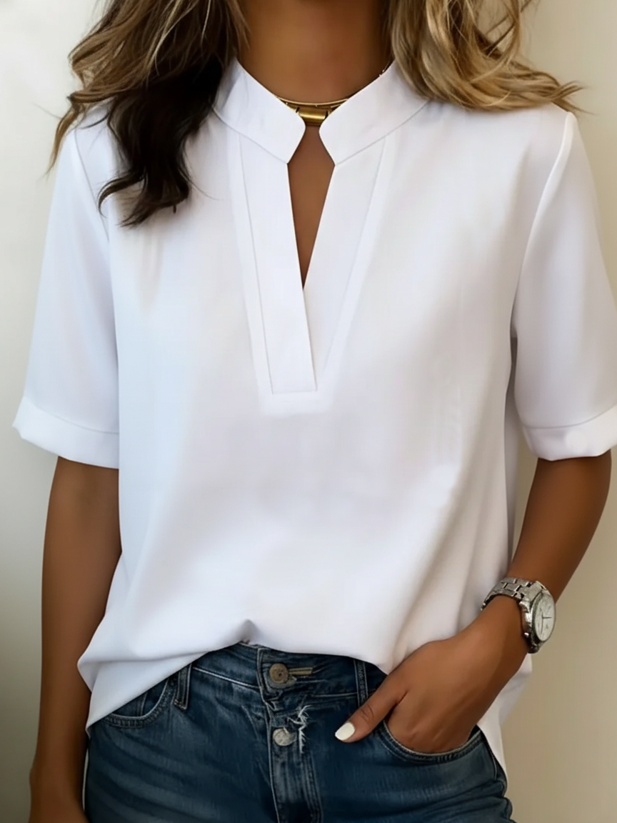Weisse Cornelia Bluse mit V-Ausschnitt und Gold-Detail