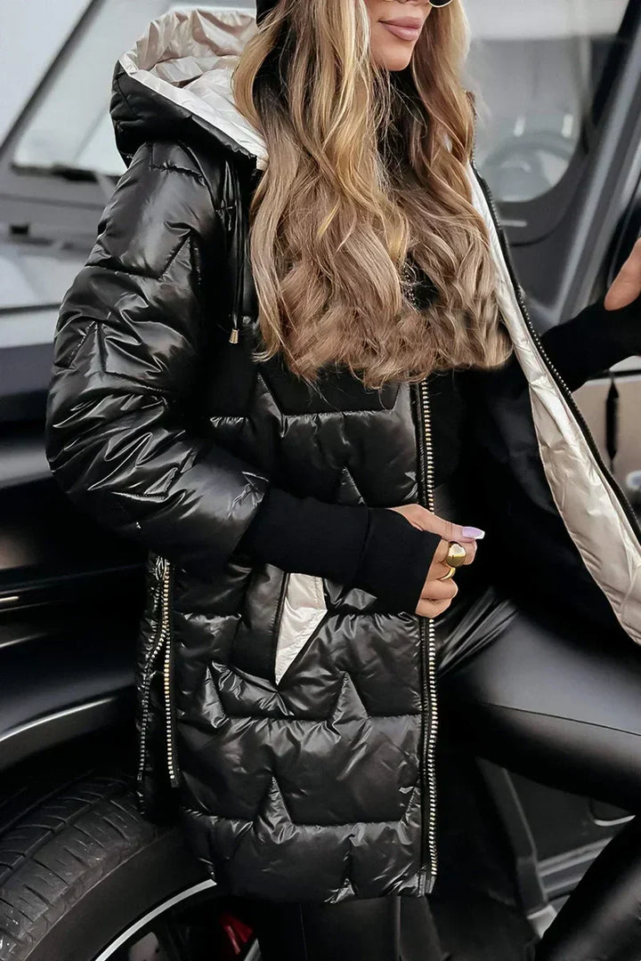 Ursula Winterjacke mit Kapuze in Schwarz, Seitenansicht