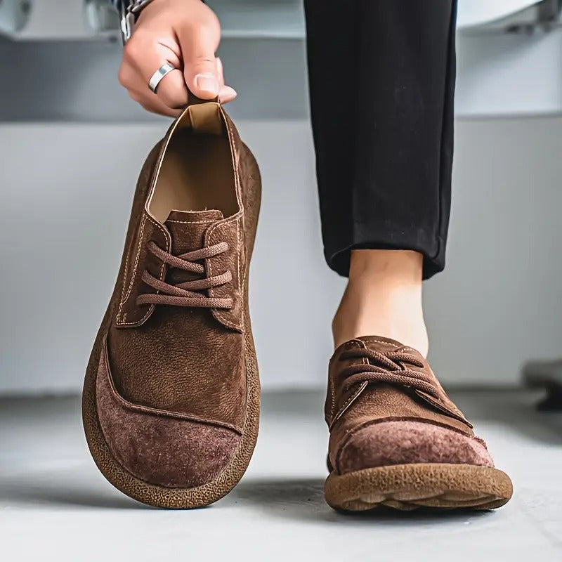 Albert Komfortschuh in Braun, getragen