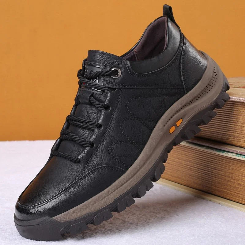 Hansjakob Herrenschuhe in Schwarz, Seitenansicht