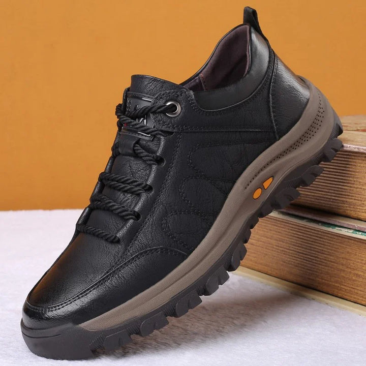 Hansjakob Herrenschuhe in Schwarz, Seitenansicht