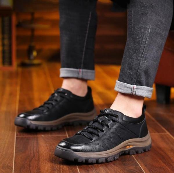 Hansjakob Herrenschuhe in Schwarz, getragen