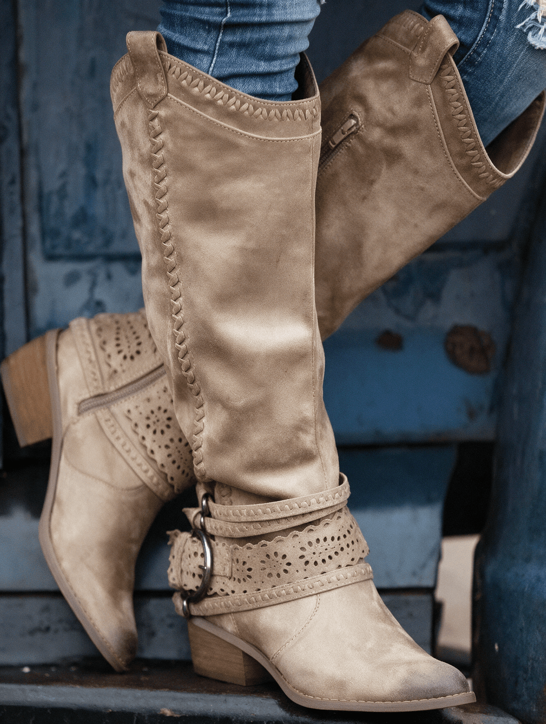 Liselotte Westernstiefel in Hellkhaki getragen