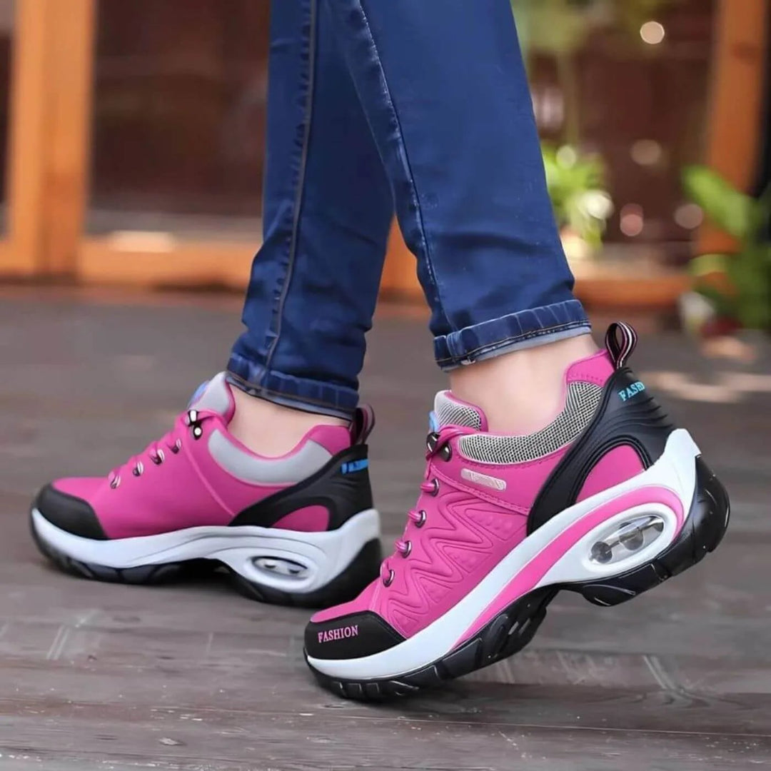 Karin Wanderschuhe in Hellrosa Seitenansicht