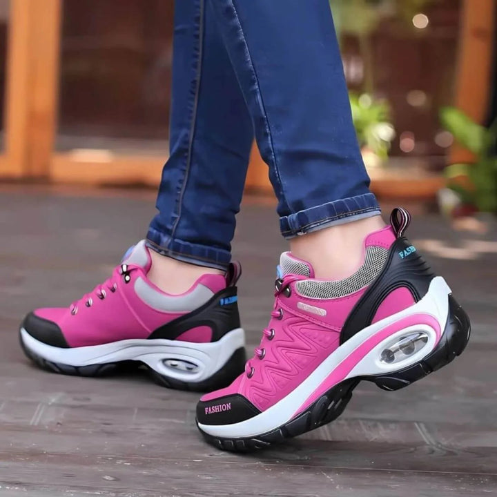 Karin Wanderschuhe in Hellrosa Seitenansicht
