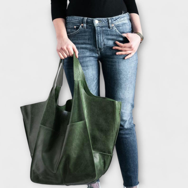 Lisbeth Tasche in Grün getragen